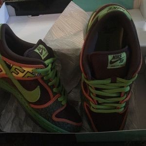 Limited Edition Dunks. Loved them, too old to rock